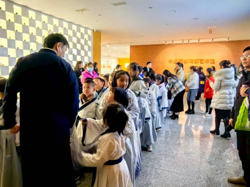 文化赋能：华蓥市魔创文旅挖掘城市文化资源的实践探索